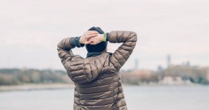 不安を抱える人の写真